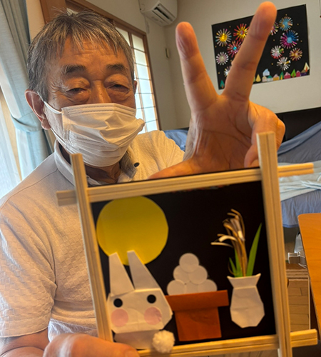 皆でお月見のお飾りを制作しました。